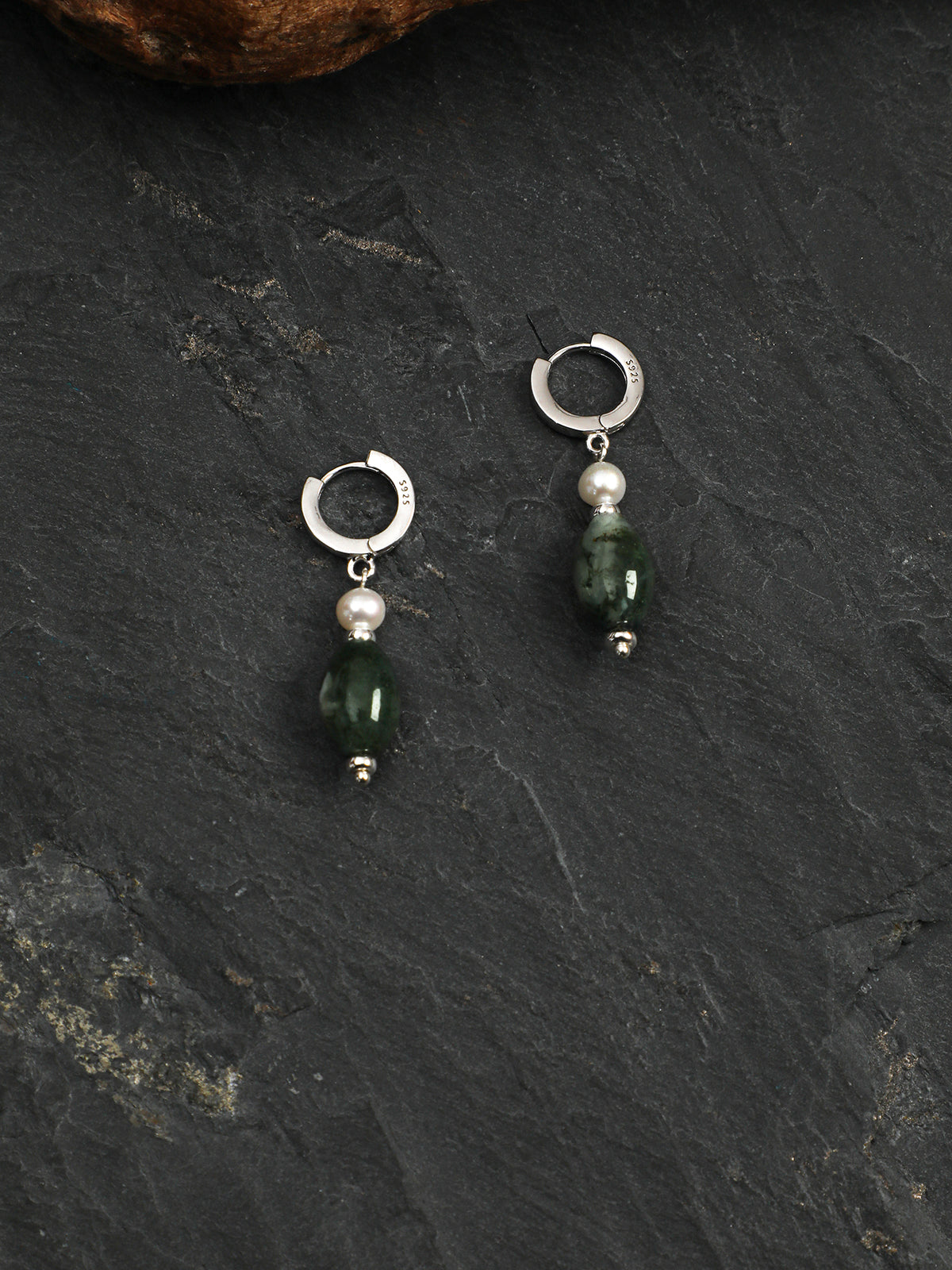 OME008 Moss Agate Pearl Huggie Earrings