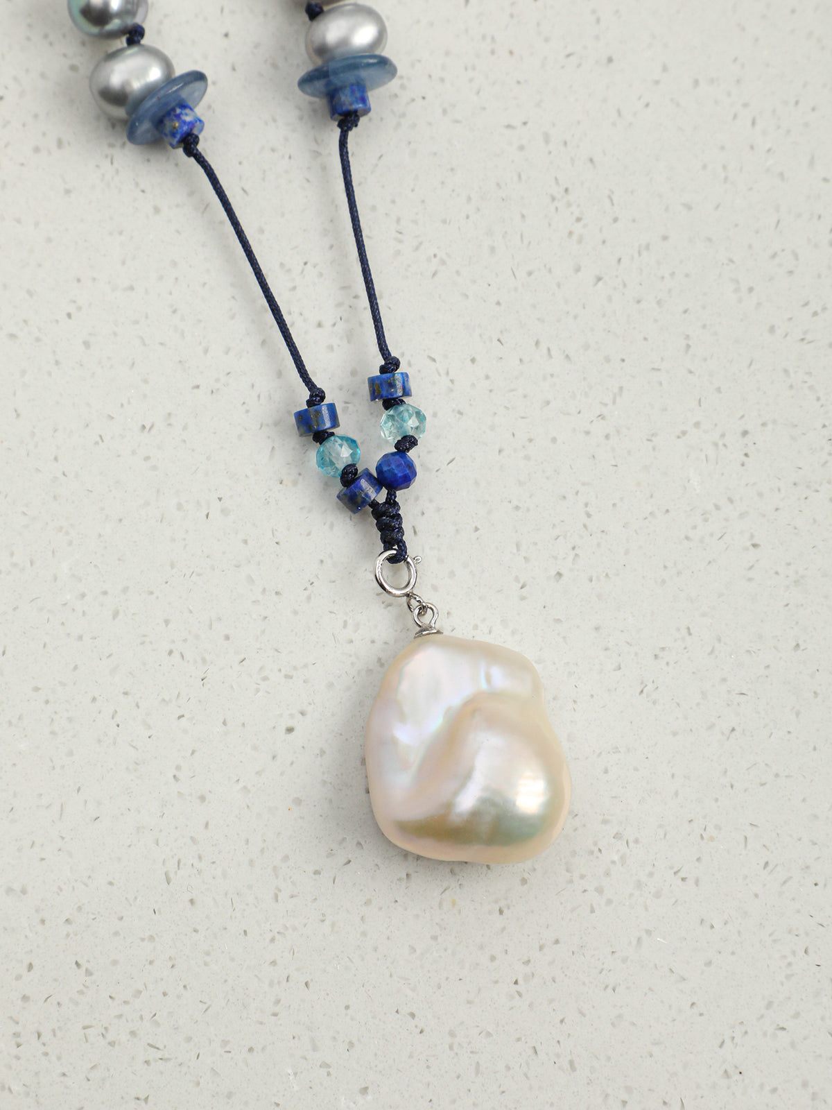 OMN015 Blue Ridge Pearl Shadow Necklace
