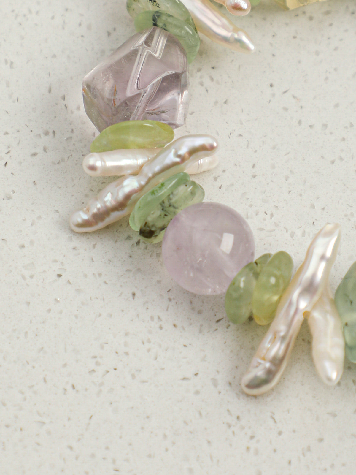 OMB011 Light Green Ripple Magic Pearl Bracelet