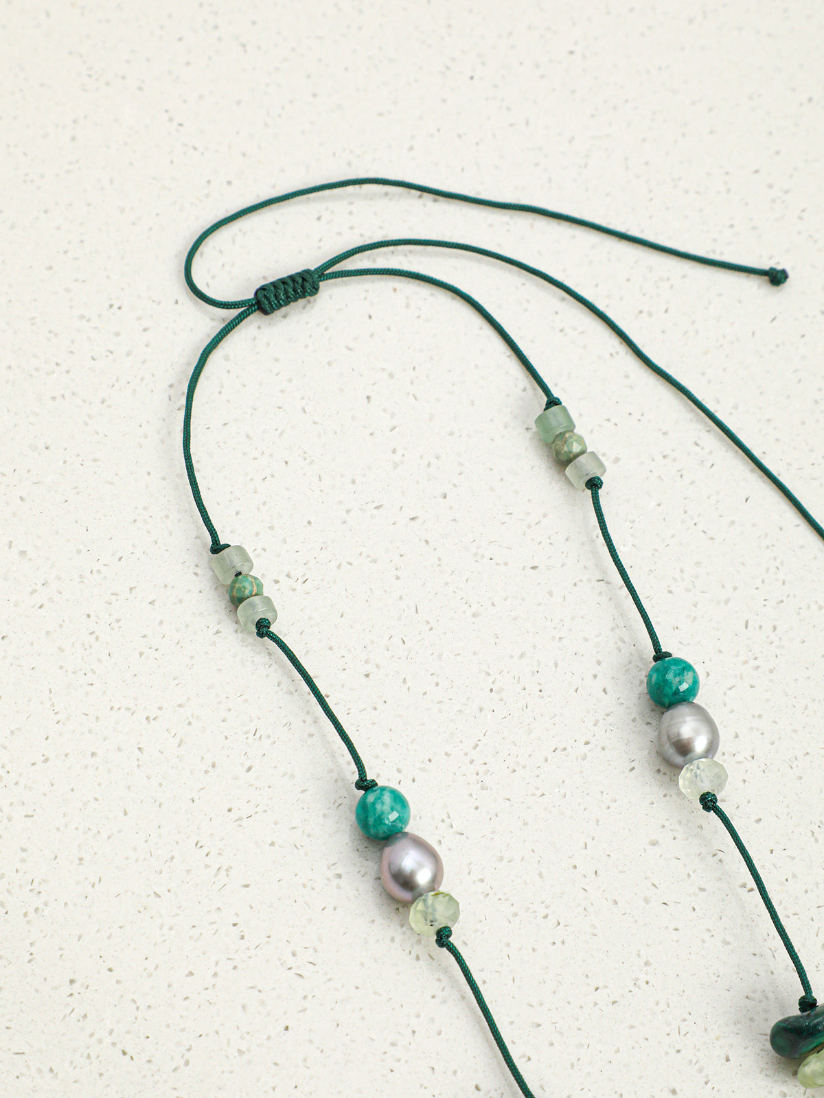 OMN011 Emerald Brook Roaming Gem Necklace