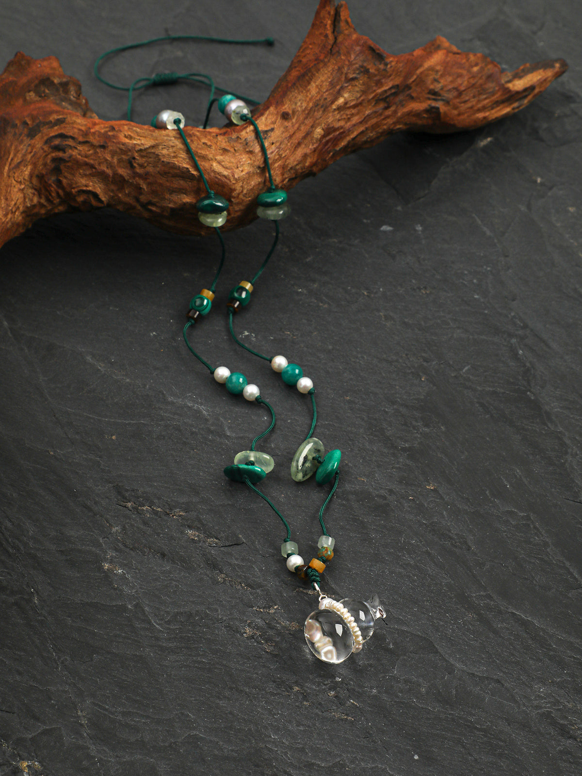 OMN011 Emerald Brook Roaming Gem Necklace