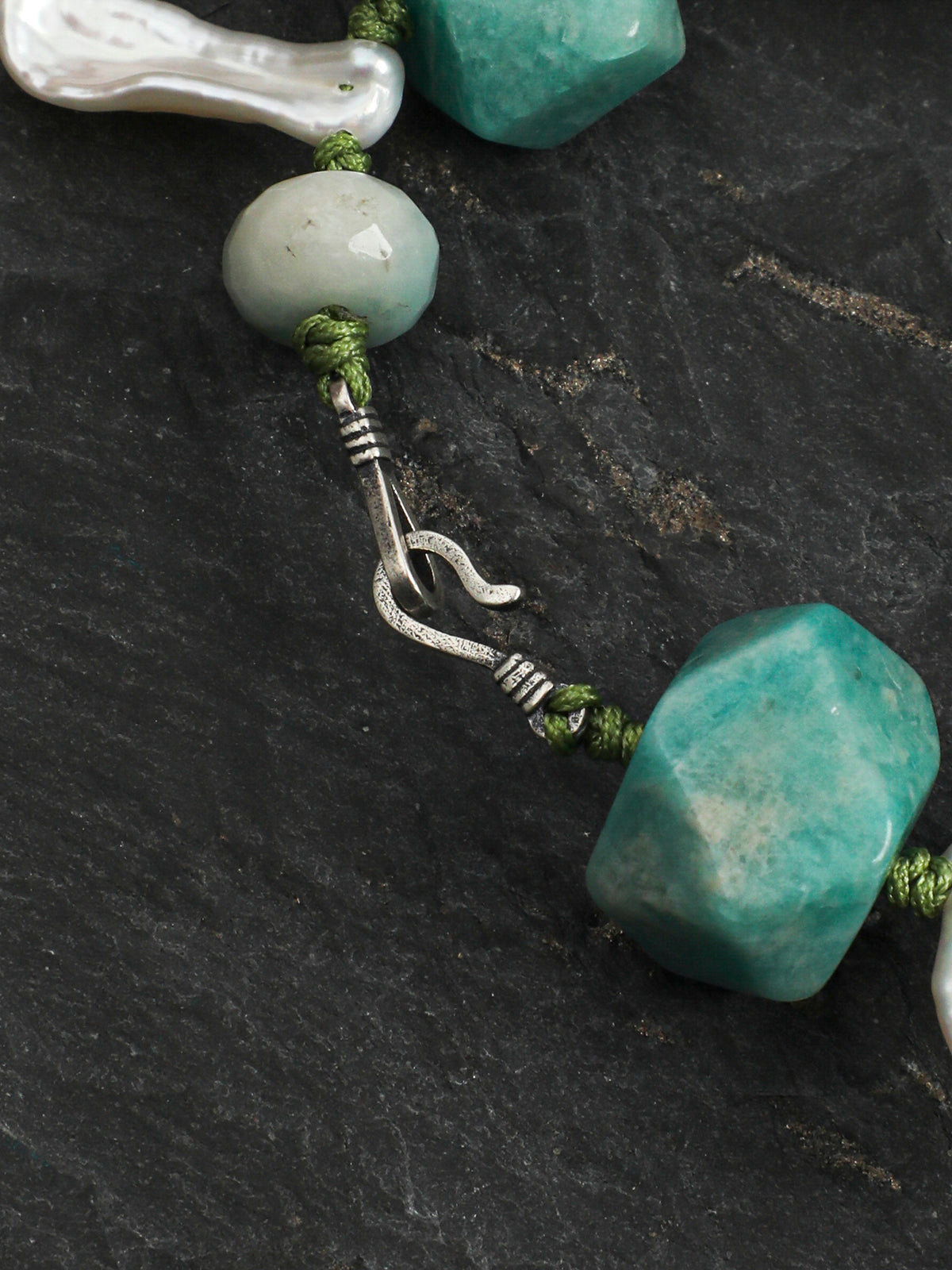 OMB020 Cloud Stream Pale Jade Bracelet