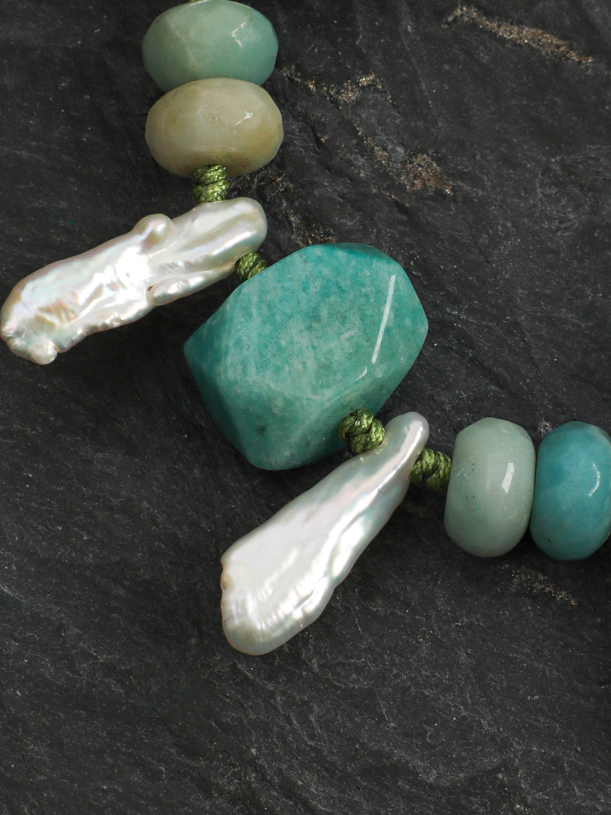 OMB020 Cloud Stream Pale Jade Bracelet