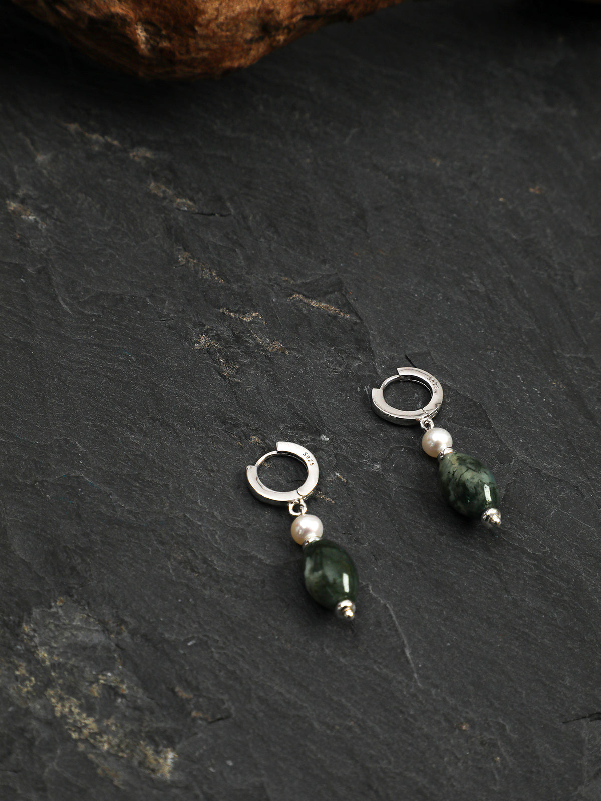 OME008 Moss Agate Pearl Huggie Earrings