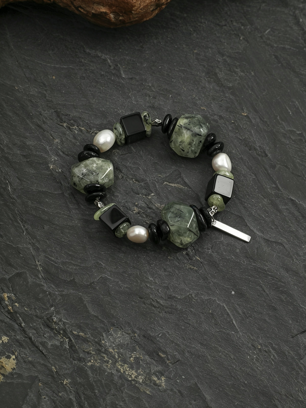OMB009 Prehnite Ink Gem Bracelet